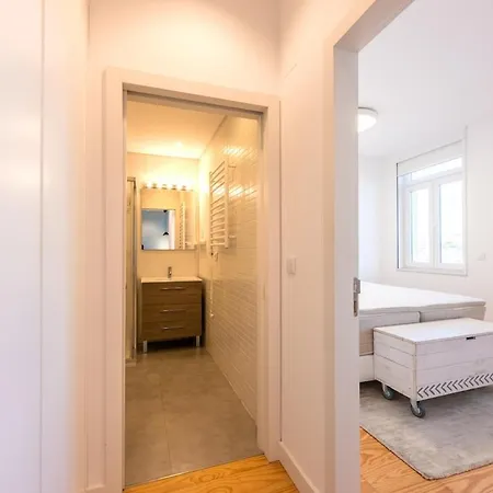 Appartement Bairro Alto Bright With Ac Elevator Lissabon